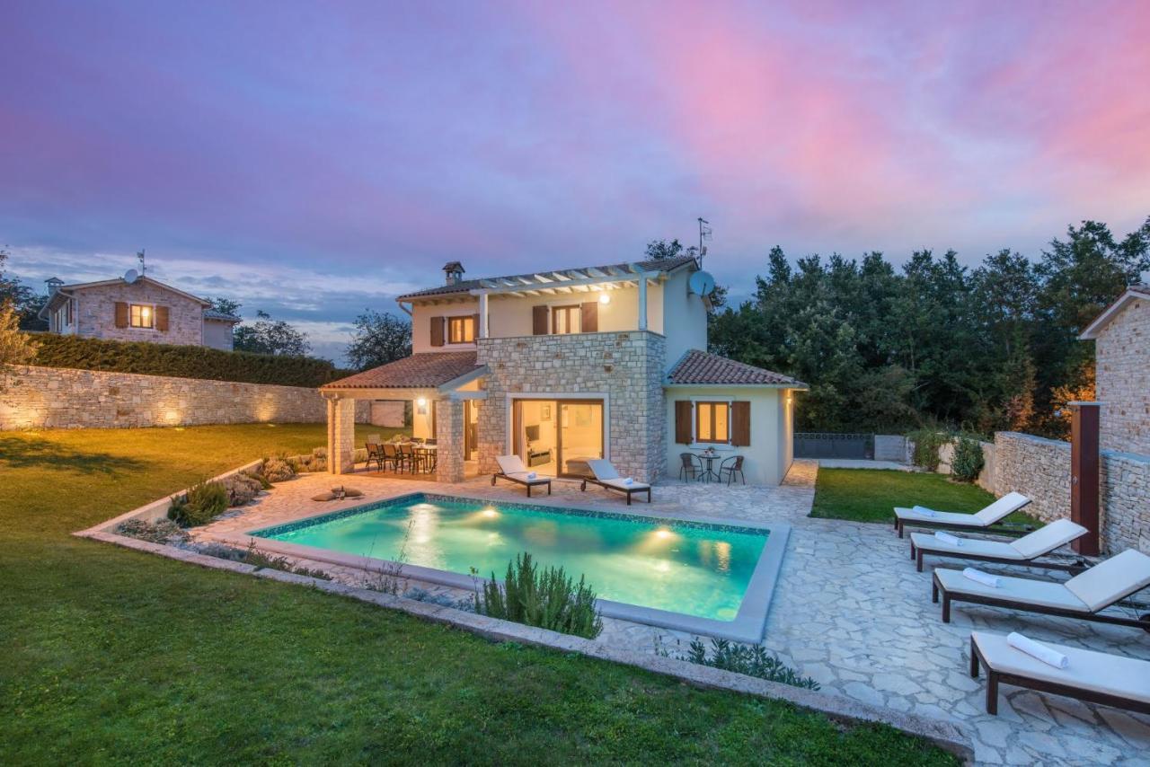 Villas Adagio Rojnići エクステリア 写真
