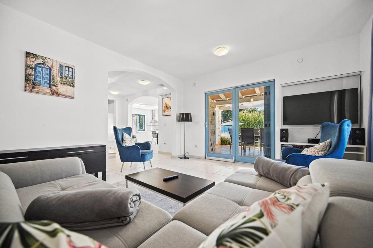 Villas Adagio Rojnići エクステリア 写真
